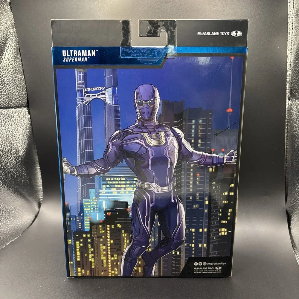 McFarlane‎ Toys DC Ultraman Battle Damage GOLD LABEL Deluxe Theatrical Edition